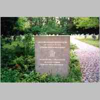 90-1099 Der Westerfriedhof in Kopenhagen im Mai 2004 - Der Gedenkstein.JPG